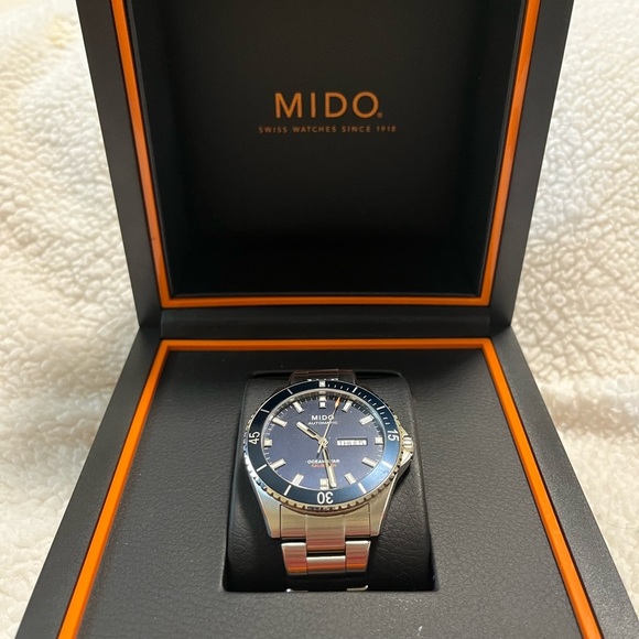 Mido Silver Watch with Blue Dial and Extra Strap - Picture 4 of 8